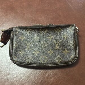Louis Vuitton Monogram Clutch